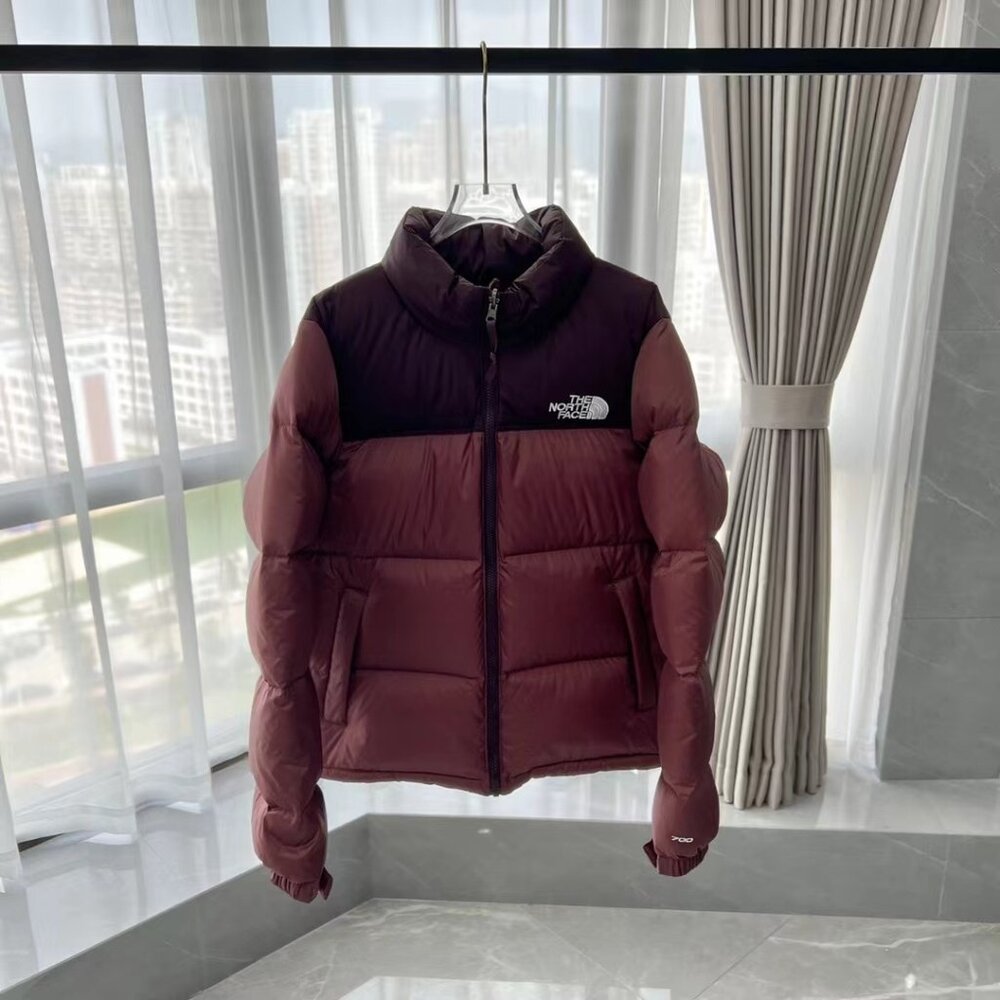 THE NORTH FACE Down jacket